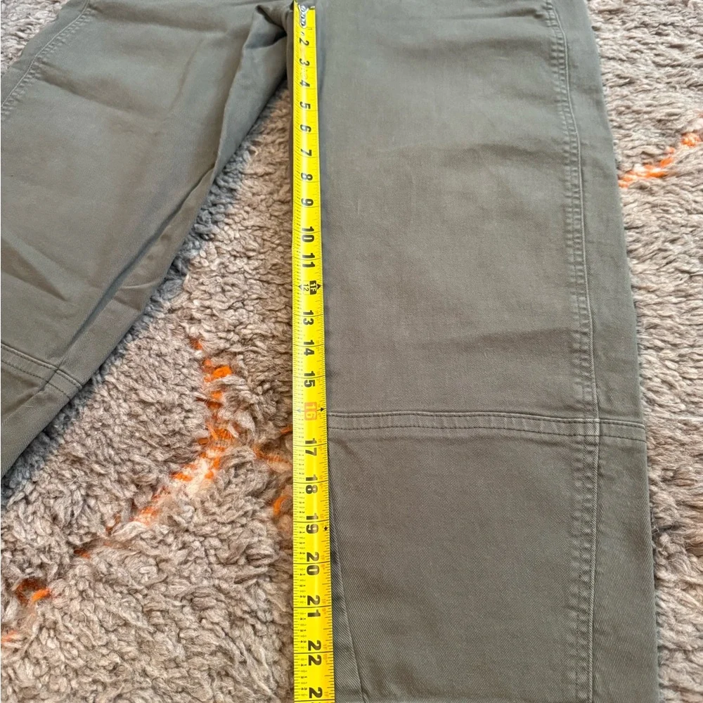Everlane Utility Barrel Pant Kalamata - Picture 2 of 9